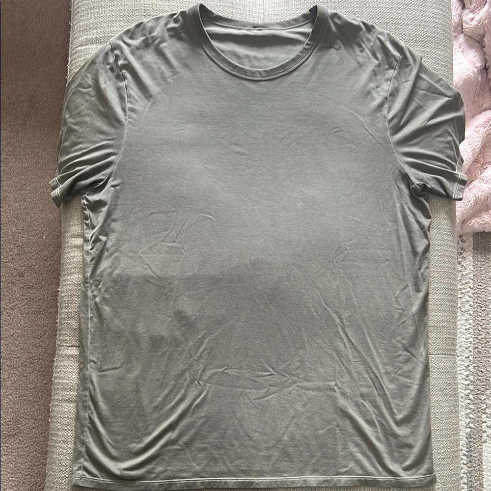 Lululemon men’s shirt